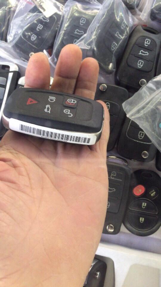 ​Cách sử dụng chìa khóa ô tô thông minh khóa cơ của Ford Ecosport