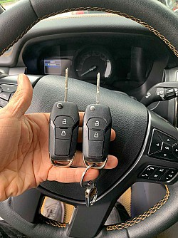 làm chìa khóa oto mazda hà nội uy tín