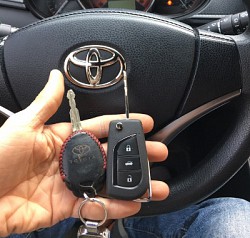 Làm chìa khóa xe Toyota