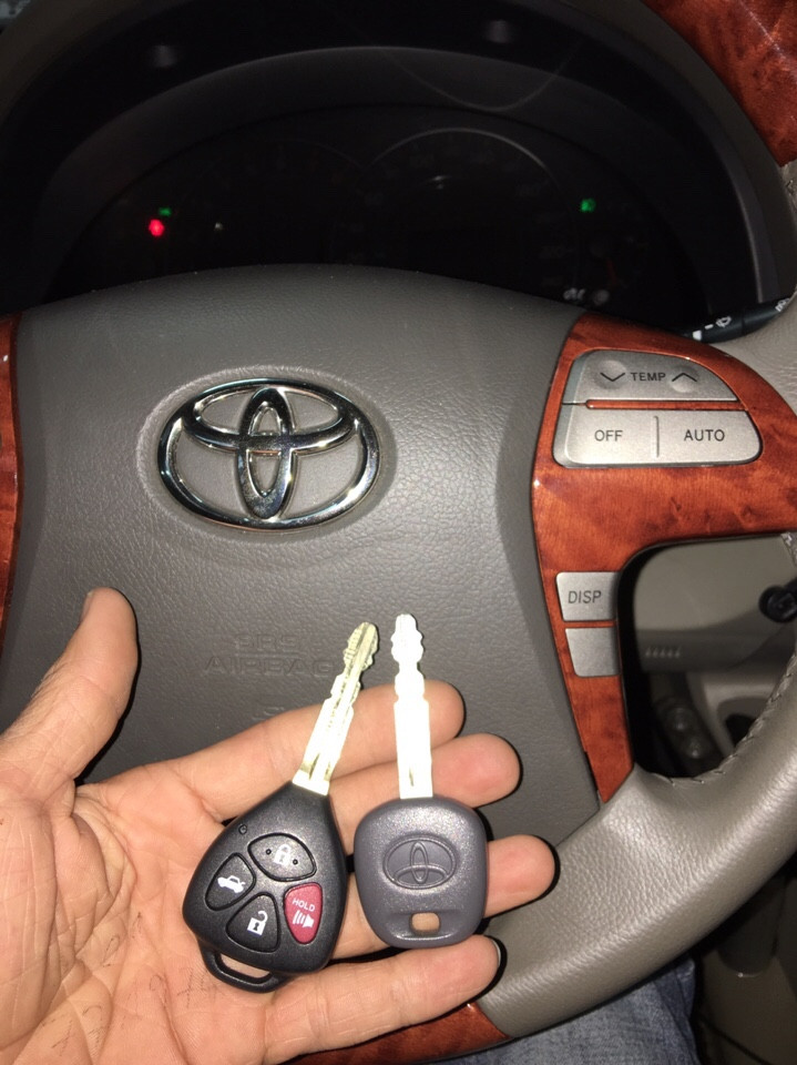 Sửa khóa xe oto Toyota