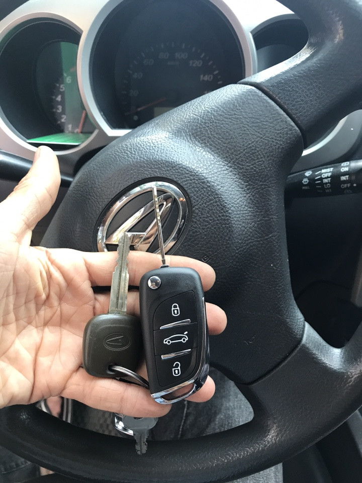 chìa khóa xe ô tô